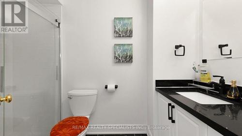 11 Cavalier Court, Brampton (Madoc), ON - Indoor Photo Showing Bathroom