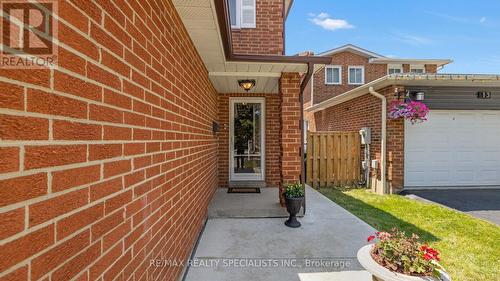 11 Cavalier Court, Brampton (Madoc), ON - Outdoor With Exterior