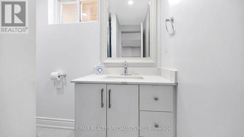 11 Cavalier Court, Brampton (Madoc), ON - Indoor Photo Showing Bathroom