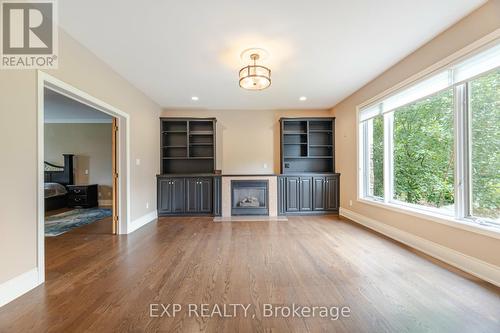 15 Turtle Lake Drive, Halton Hills, ON - Indoor With Fireplace