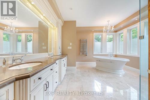 15 Turtle Lake Drive, Halton Hills, ON - Indoor Photo Showing Bathroom