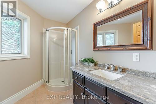 15 Turtle Lake Drive, Halton Hills, ON - Indoor Photo Showing Bathroom