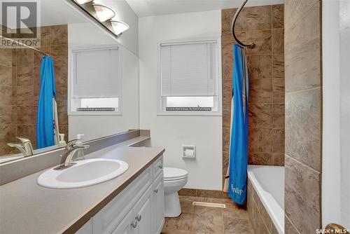 213 Durham Drive, Regina, SK - Indoor Photo Showing Bathroom