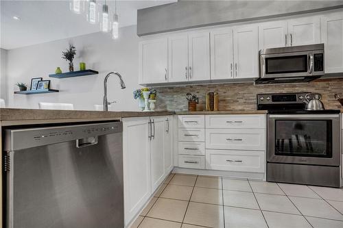 6 1/2 Kopperfield Lane, Hamilton, ON - Indoor Photo Showing Kitchen