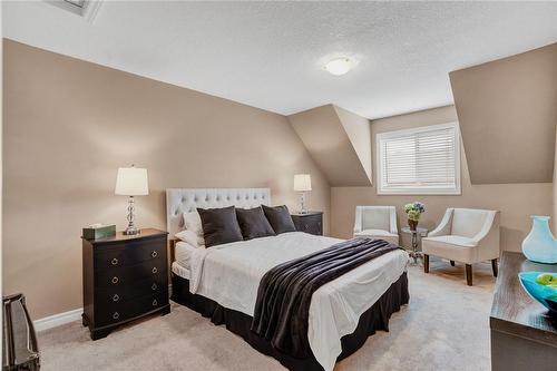 6 1/2 Kopperfield Lane, Hamilton, ON - Indoor Photo Showing Bedroom