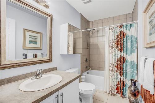 6 1/2 Kopperfield Lane, Hamilton, ON - Indoor Photo Showing Bathroom