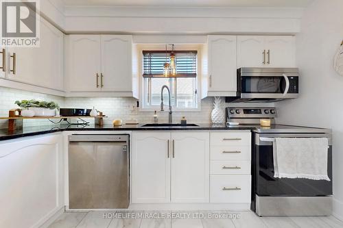 658 Mortimer Drive, Cambridge, ON - Indoor Photo Showing Kitchen With Upgraded Kitchen