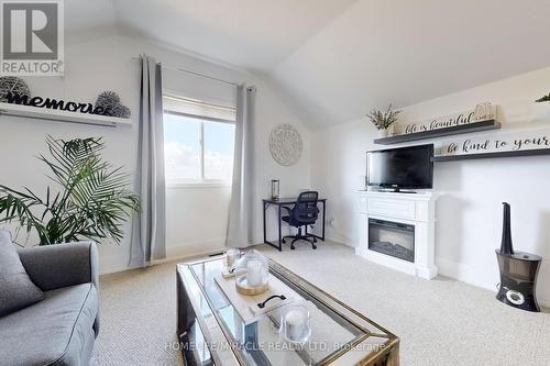 658 Mortimer Drive, Cambridge, ON - Indoor Photo Showing Living Room With Fireplace