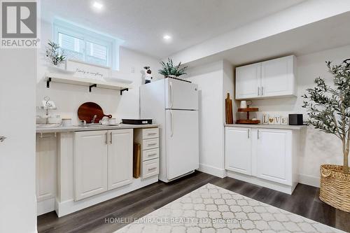 658 Mortimer Drive, Cambridge, ON - Indoor Photo Showing Kitchen