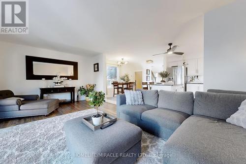 658 Mortimer Drive, Cambridge, ON - Indoor Photo Showing Living Room