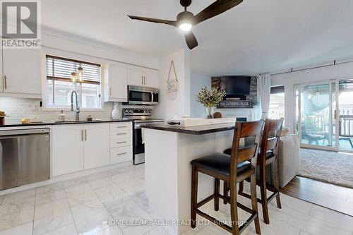 658 Mortimer Drive, Cambridge, ON - Indoor Photo Showing Kitchen With Upgraded Kitchen