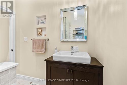 38 Parker Avenue, Hamilton (Ancaster), ON - Indoor Photo Showing Bathroom