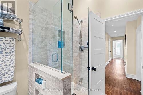 38 Parker Avenue, Hamilton (Ancaster), ON - Indoor Photo Showing Bathroom