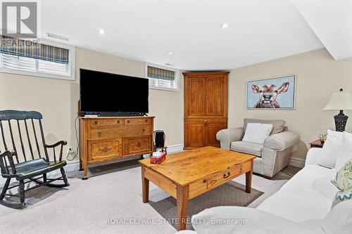 38 Parker Avenue, Hamilton (Ancaster), ON - Indoor