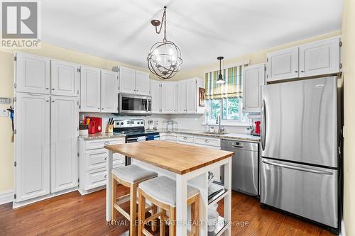 38 Parker Avenue, Hamilton (Ancaster), ON - Indoor Photo Showing Kitchen