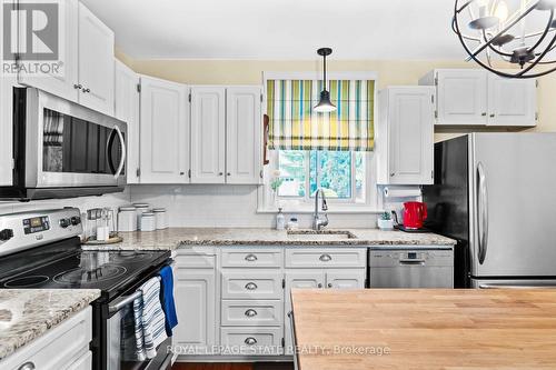 38 Parker Avenue, Hamilton (Ancaster), ON - Indoor Photo Showing Kitchen