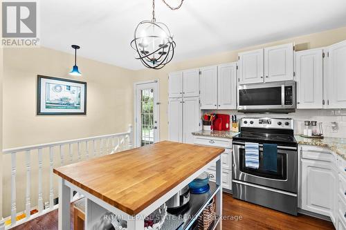 38 Parker Avenue, Hamilton (Ancaster), ON - Indoor Photo Showing Kitchen