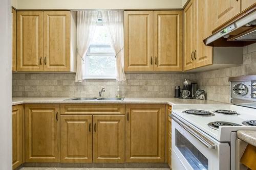 178 St. Clair Boulevard, Hamilton, ON - Indoor Photo Showing Kitchen With Double Sink