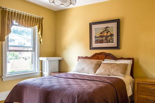 178 St. Clair Boulevard, Hamilton, ON - Indoor Photo Showing Bedroom