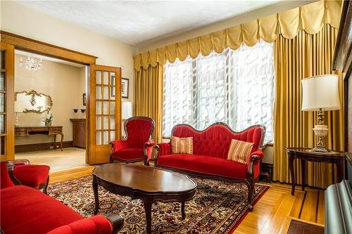 178 St. Clair Boulevard, Hamilton, ON - Indoor Photo Showing Living Room