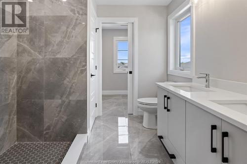 113 Bear Street, Essex, ON - Indoor Photo Showing Bathroom