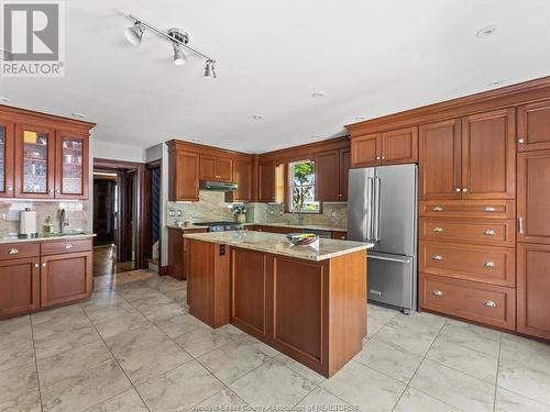 878 Victoria Avenue, Windsor, ON - Indoor Photo Showing Kitchen