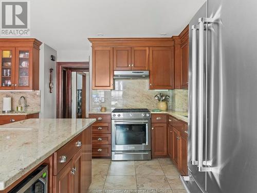 878 Victoria Avenue, Windsor, ON - Indoor Photo Showing Kitchen With Upgraded Kitchen