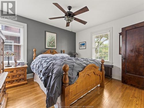 878 Victoria Avenue, Windsor, ON - Indoor Photo Showing Bedroom