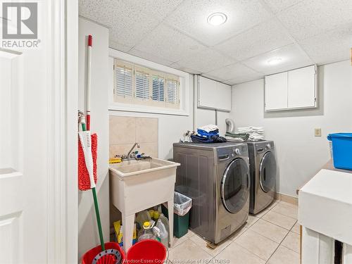 878 Victoria Avenue, Windsor, ON - Indoor Photo Showing Laundry Room