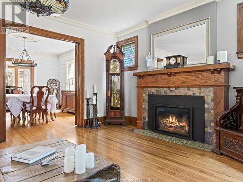 878 Victoria Avenue, Windsor, ON - Indoor Photo Showing Living Room With Fireplace