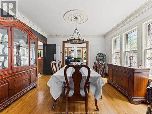 878 Victoria Avenue, Windsor, ON - Indoor Photo Showing Dining Room