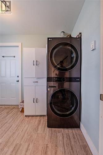 6 Decatur Place, Paradise, NL - Indoor Photo Showing Laundry Room