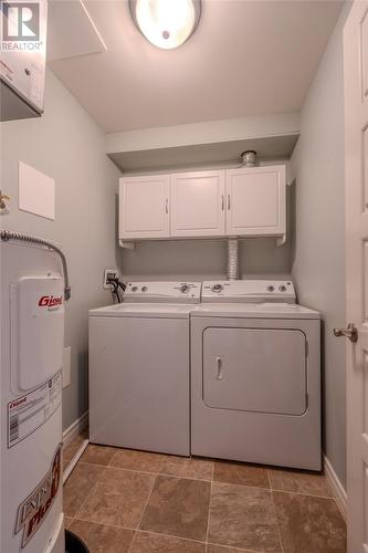 6 Decatur Place, Paradise, NL - Indoor Photo Showing Laundry Room