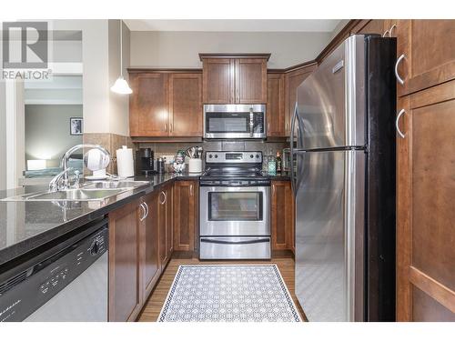 3533 Carrington Road Unit# 115, West Kelowna, BC - Indoor Photo Showing Kitchen With Double Sink