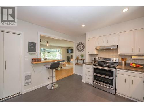 2506 24 Street, Vernon, BC - Indoor Photo Showing Kitchen