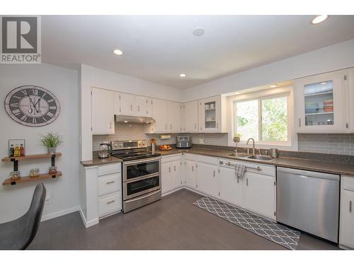 2506 24 Street, Vernon, BC - Indoor Photo Showing Kitchen With Double Sink