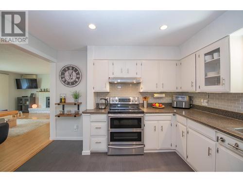 2506 24 Street, Vernon, BC - Indoor Photo Showing Kitchen