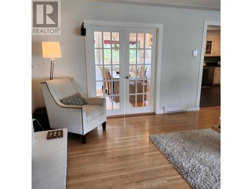 2506 24 Street, Vernon, BC - Indoor Photo Showing Living Room