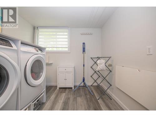 2506 24 Street, Vernon, BC - Indoor Photo Showing Laundry Room