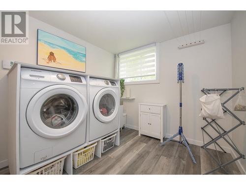 2506 24 Street, Vernon, BC - Indoor Photo Showing Laundry Room