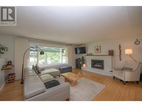 2506 24 Street, Vernon, BC - Indoor Photo Showing Living Room With Fireplace