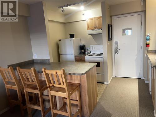 148 Silver Lode Lane Unit# 207, Silver Star, BC - Indoor Photo Showing Kitchen