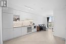 509 - 950 Portage Parkway, Vaughan, ON  - Indoor Photo Showing Kitchen 