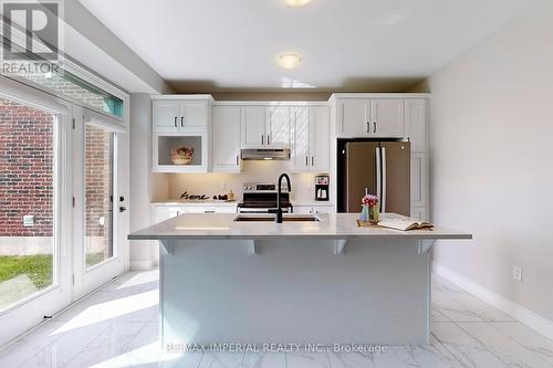 5 Erin Ridge Court, Markham (Victoria Square), ON - Indoor Photo Showing Kitchen