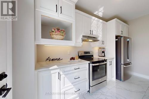 5 Erin Ridge Court, Markham (Victoria Square), ON - Indoor Photo Showing Kitchen With Stainless Steel Kitchen