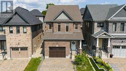 172 HOLLYBROOK TRAIL  Kitchener, ON N2R 0M2