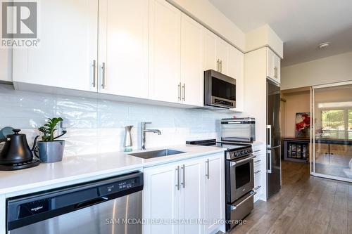 417 - 212 King William Street, Hamilton (Beasley), ON - Indoor Photo Showing Kitchen