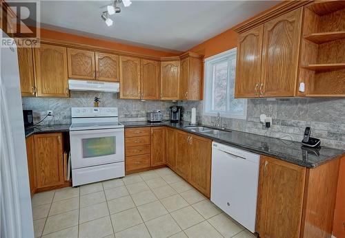 125 Jacob Street, Greater Sudbury, ON - Indoor Photo Showing Kitchen