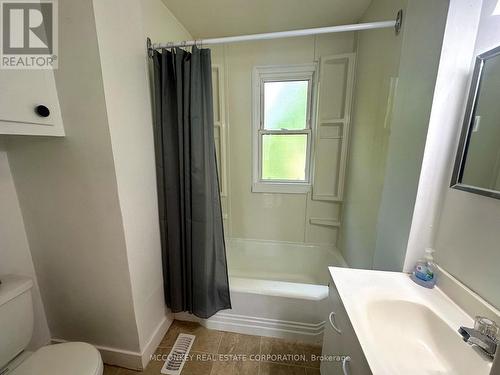 1033 Western Avenue, Peterborough (Otonabee), ON - Indoor Photo Showing Bathroom