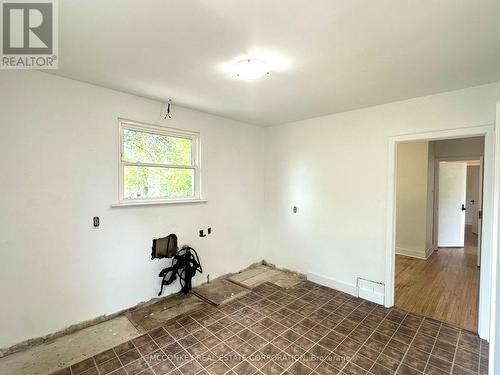 1033 Western Avenue, Peterborough (Otonabee), ON - Indoor Photo Showing Other Room